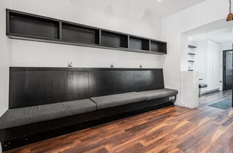 23 Park Rd, London for lease Interior Photo- Image 1 of 6