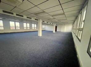 259-261 Rue De Paris, Montreuil for lease Interior Photo- Image 1 of 3