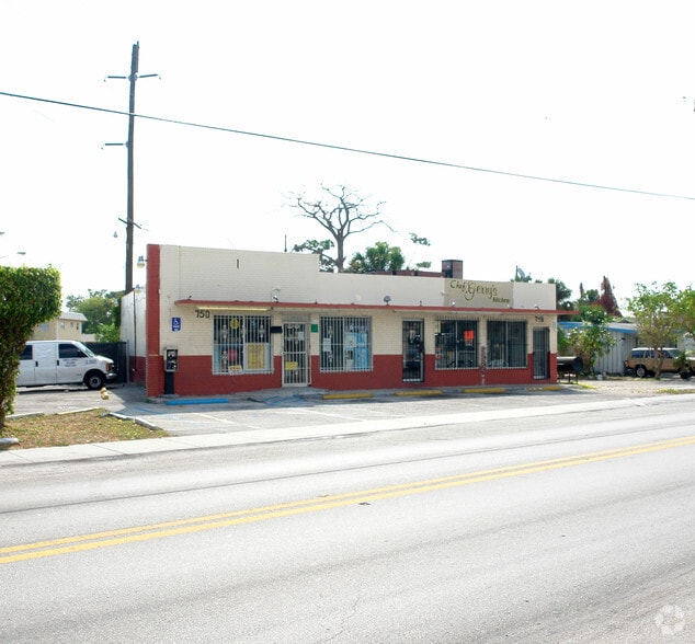 748-750 NW 22nd Rd, Fort Lauderdale, FL for sale - Primary Photo - Image 1 of 8