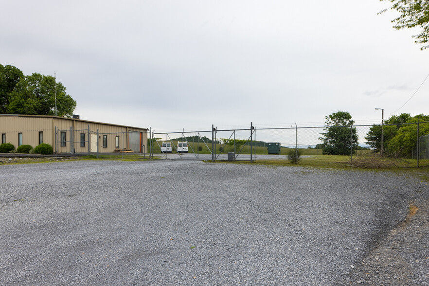 3 Morgan Ct, Johnson City, TN for lease - Building Photo - Image 3 of 5