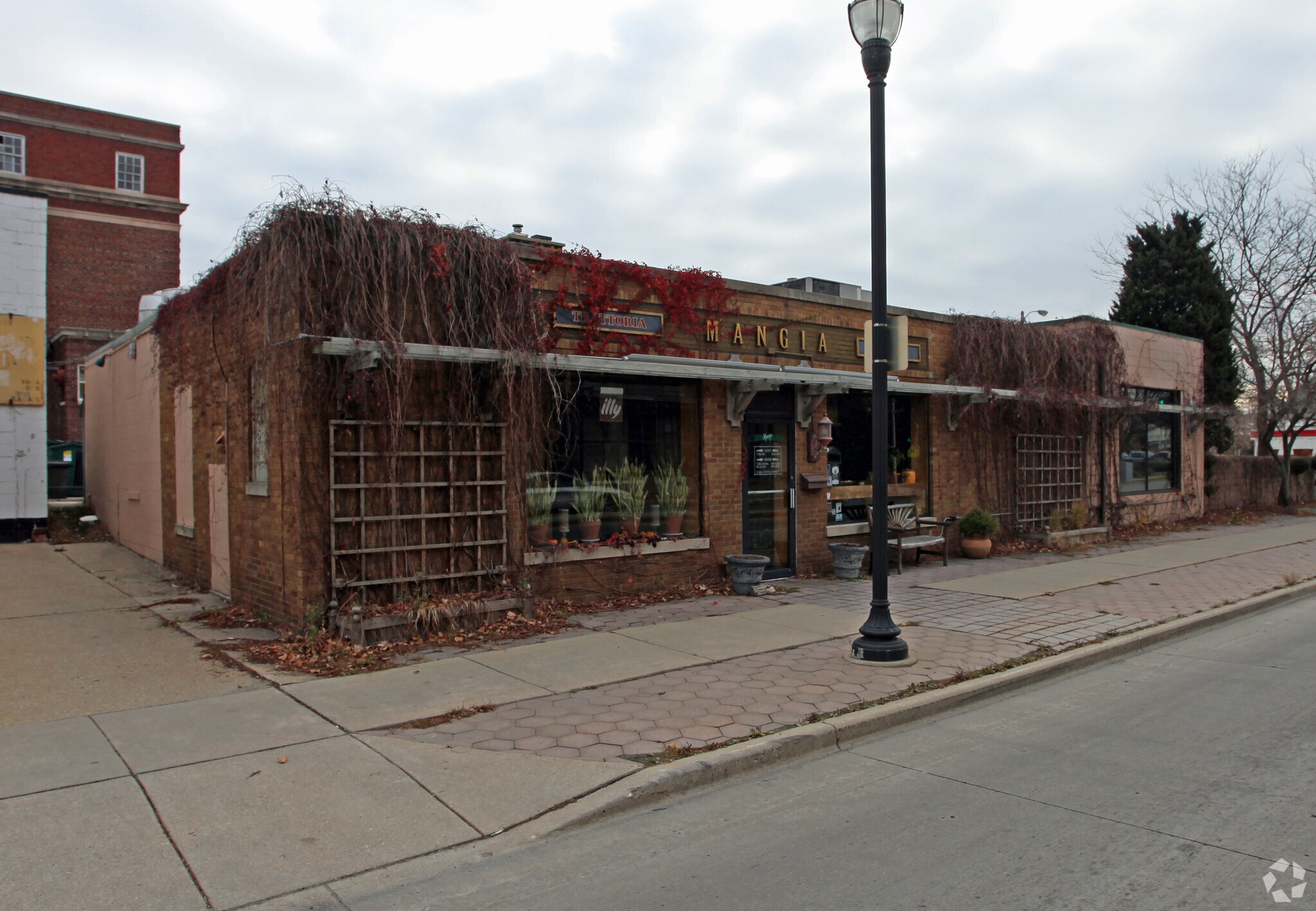 5717-5725 Sheridan Rd, Kenosha, WI for sale Primary Photo- Image 1 of 1