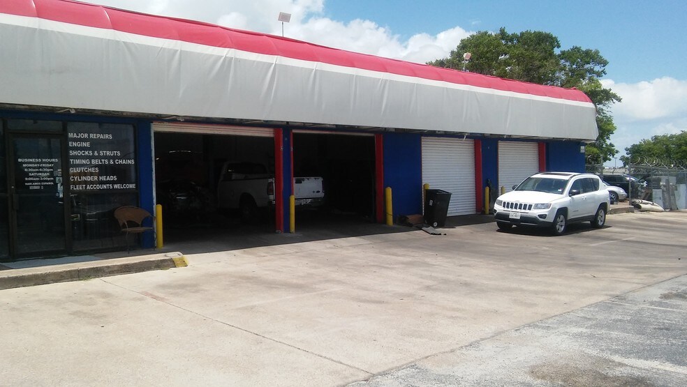 3217 E Division St, Arlington, TX for sale - Building Photo - Image 1 of 1