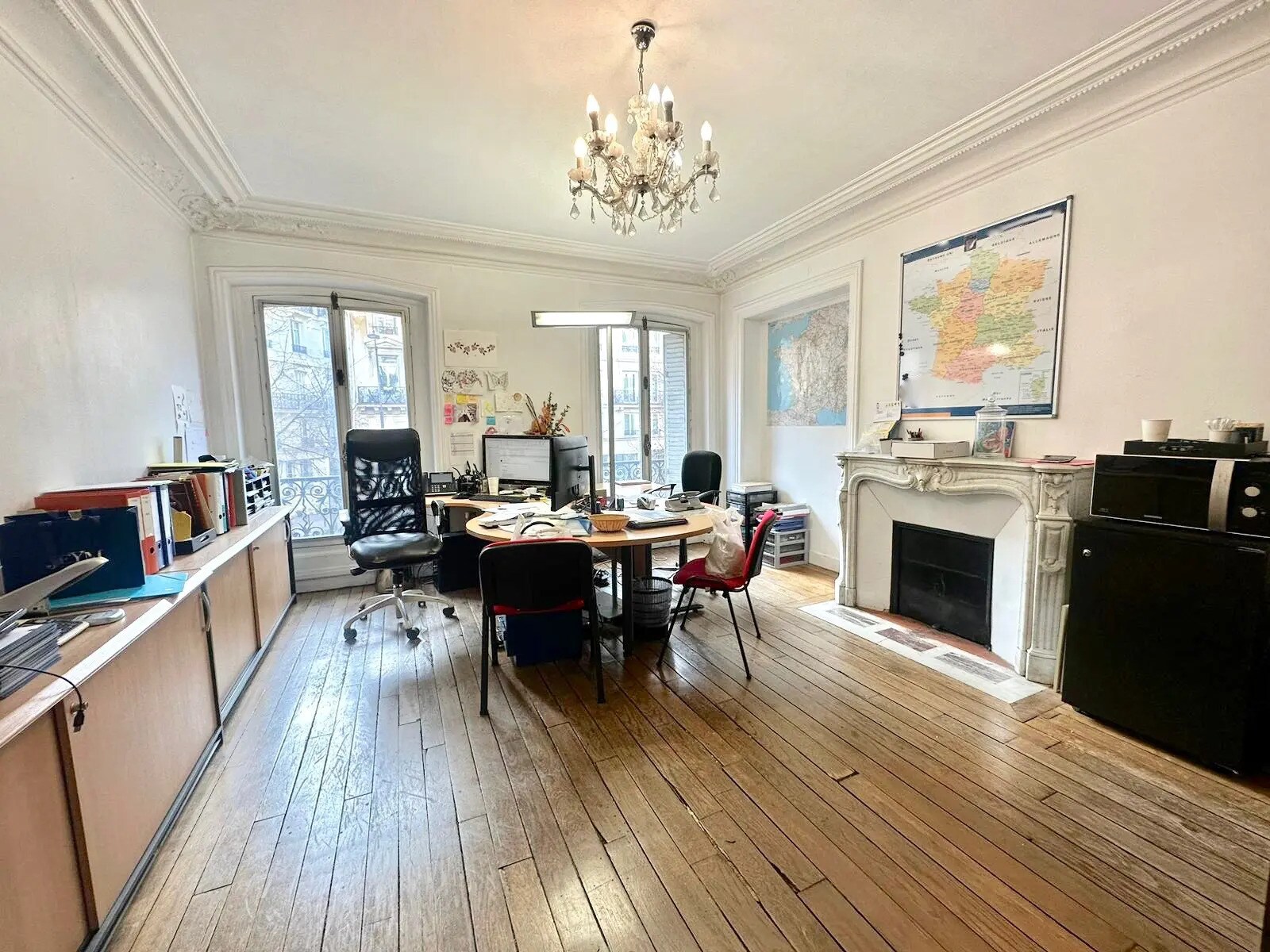 Office in Paris for lease Interior Photo- Image 1 of 8