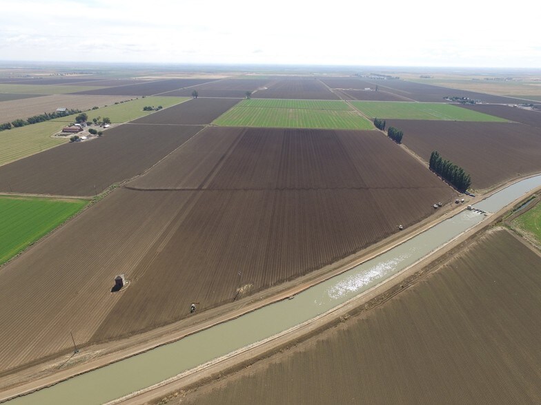 6245 S Hunt Rd, Gustine, CA 95322