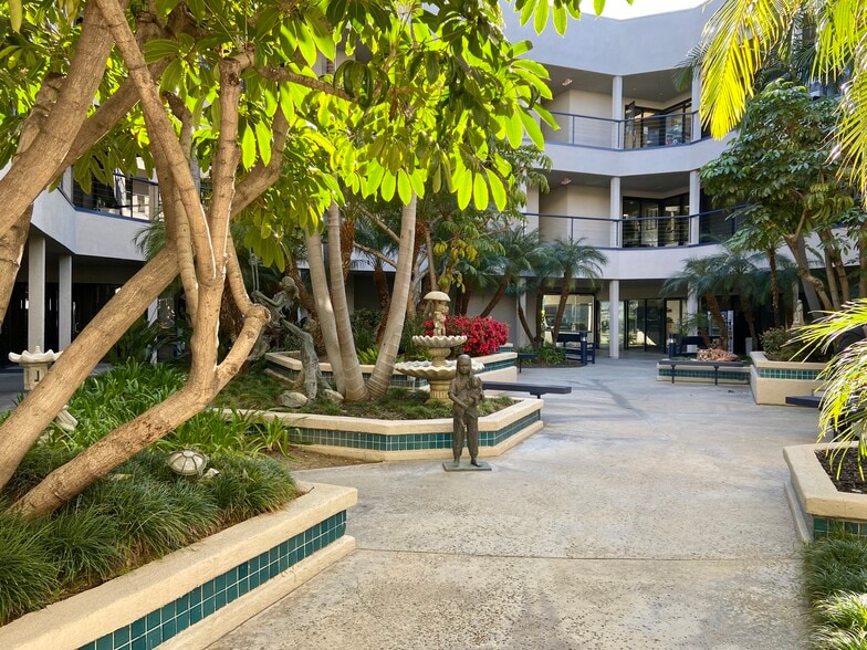 1403 N Tustin Ave, Santa Ana, CA for lease - Building Photo - Image 2 of 5