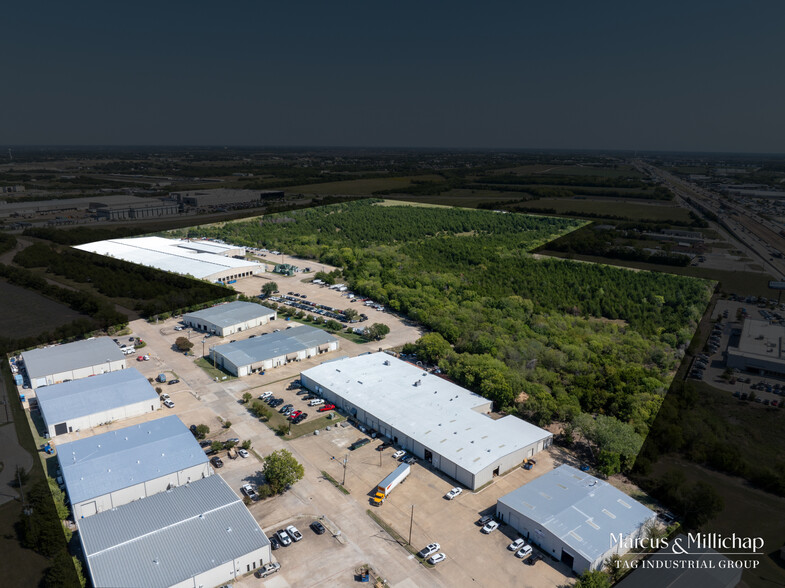 2005-2020 Industrial Blvd, Rockwall, TX for sale - Building Photo - Image 1 of 9