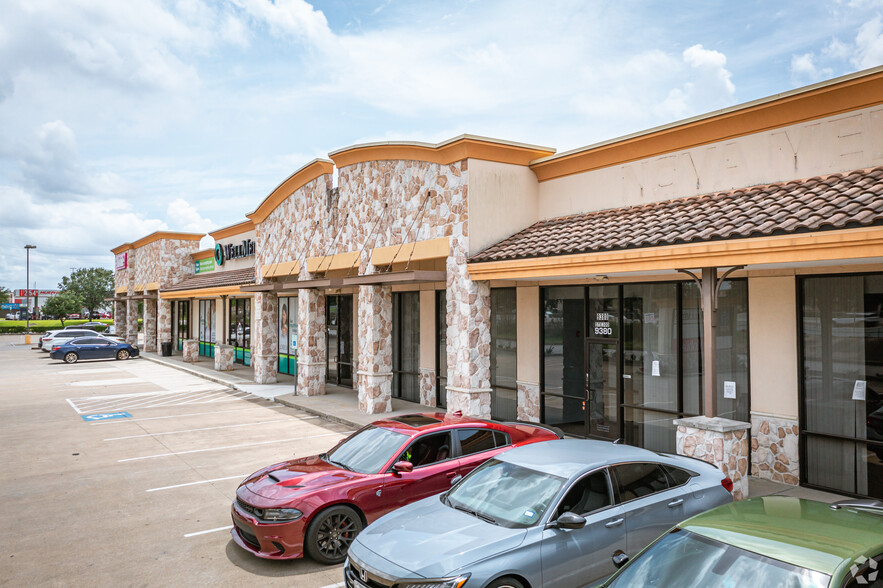 9370-9380 W Sam Houston Pky S, Houston, TX for lease - Building Photo - Image 2 of 15