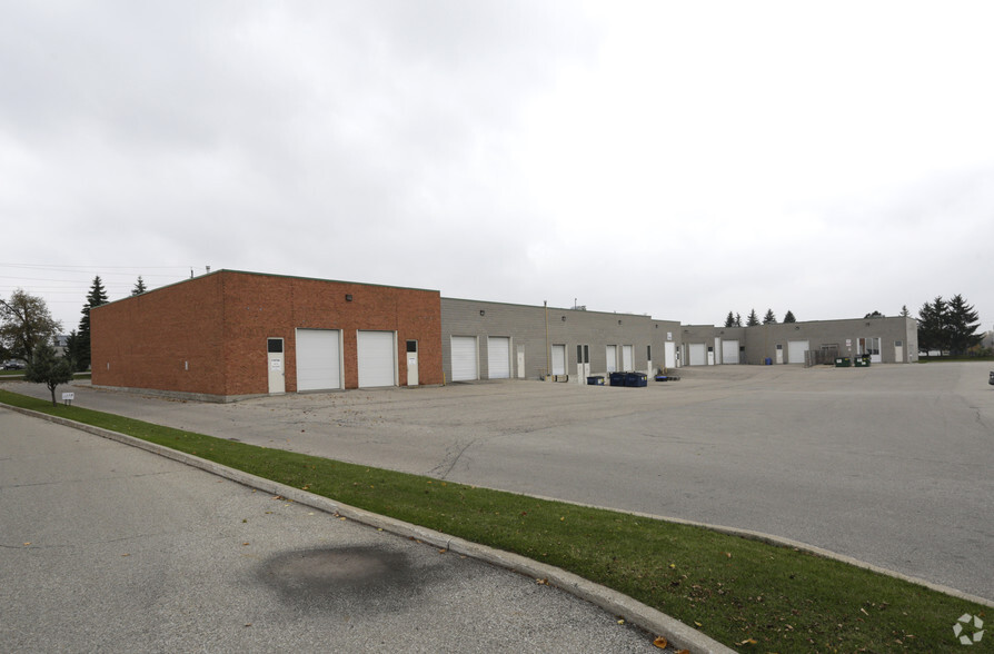 60 Bathurst Dr, Waterloo, ON for lease - Building Photo - Image 3 of 5