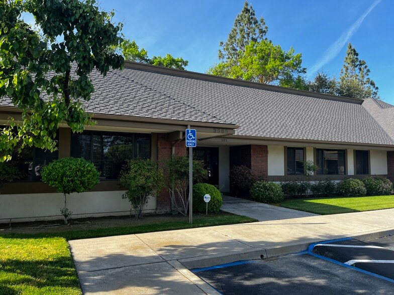 3585 W Beechwood Ave, Fresno, CA for sale - Building Photo - Image 1 of 15