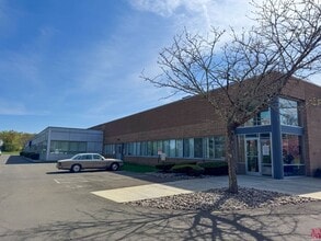 4 Pin Oak Dr, Branford, CT for lease Building Photo- Image 1 of 17