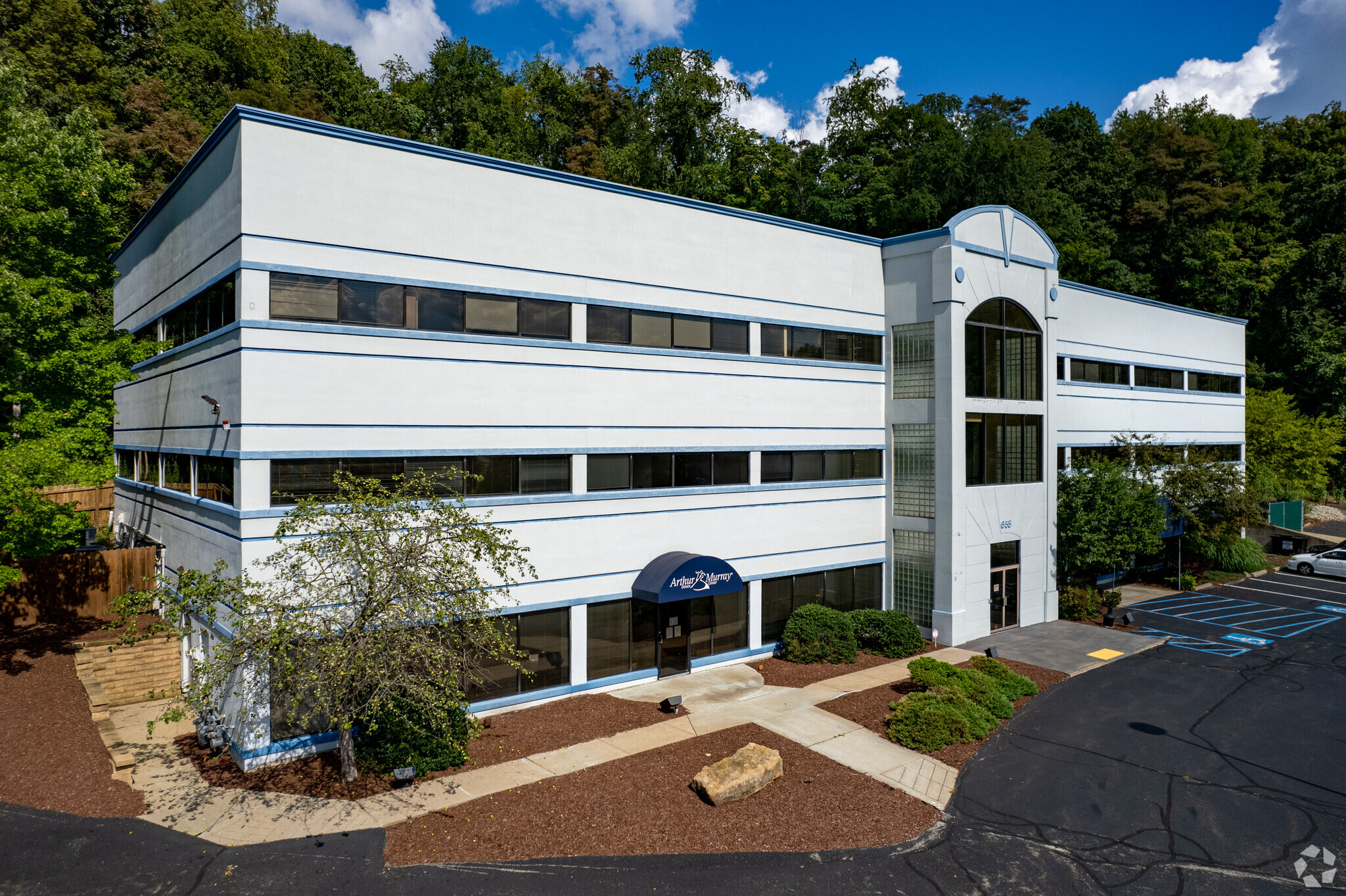 655 Rodi Rd, Pittsburgh, PA for lease Building Photo- Image 1 of 6