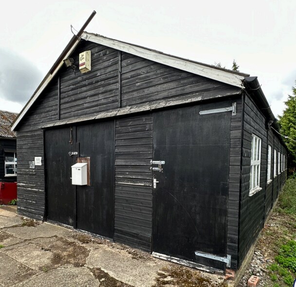Lower Icknield Way, Great Kimble for sale - Primary Photo - Image 1 of 1