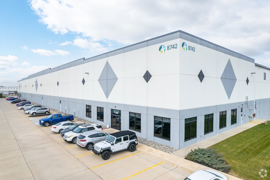 8742 Congdon Hill Dr, Alburtis, PA for lease - Primary Photo - Image 1 of 7