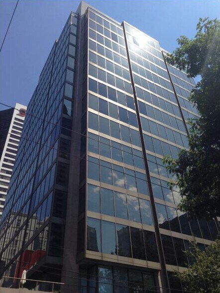 605 Robson St, Vancouver, BC for lease - Building Photo - Image 3 of 8