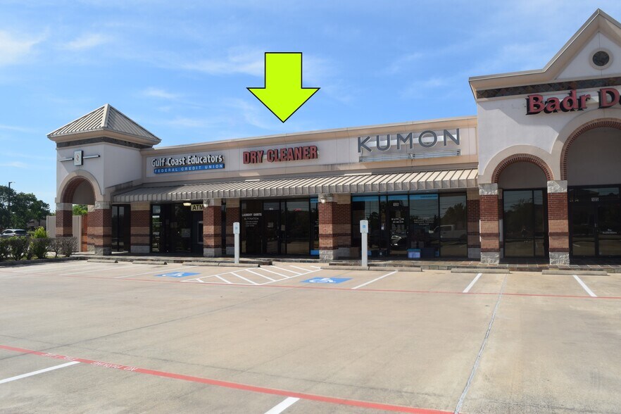 1819 East Broadway, Pearland, TX 77581