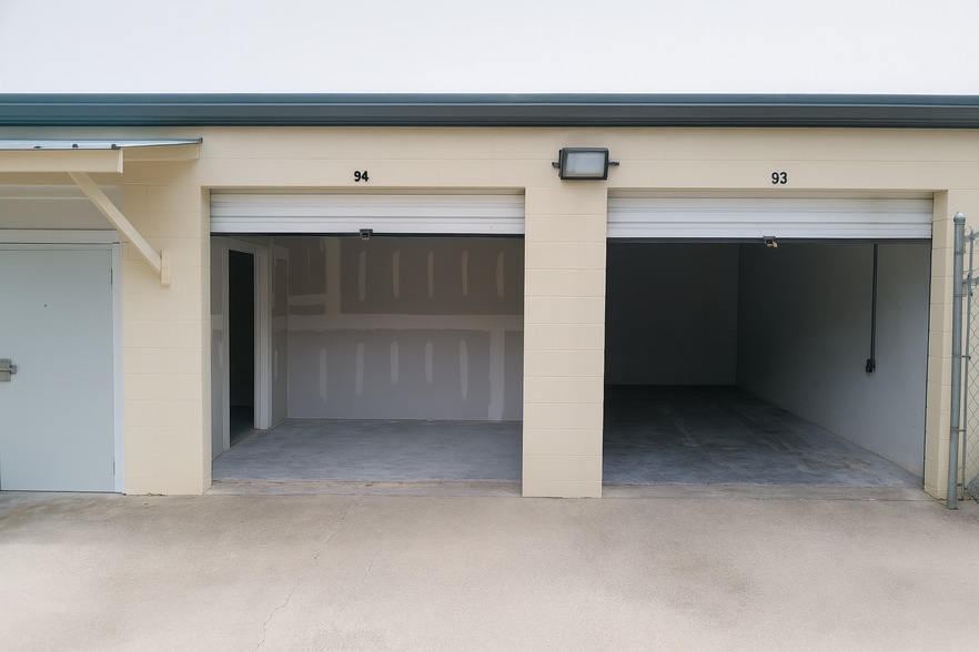 3804 SE Lake Weir Ave, Ocala, FL for lease - Building Photo - Image 3 of 10