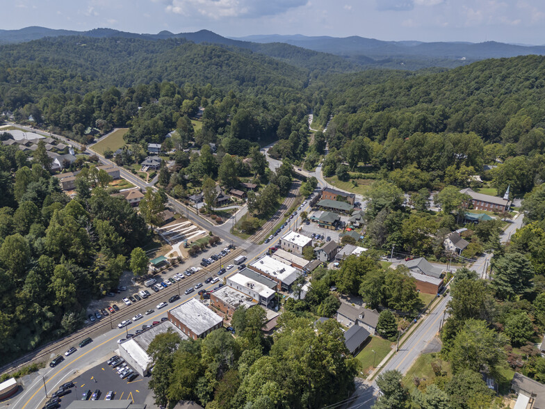 172 Main st, Saluda, NC for sale - Aerial - Image 3 of 24