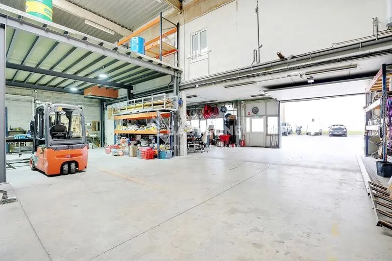 Flex in Savigny-sur-Orge for sale - Building Photo - Image 3 of 12