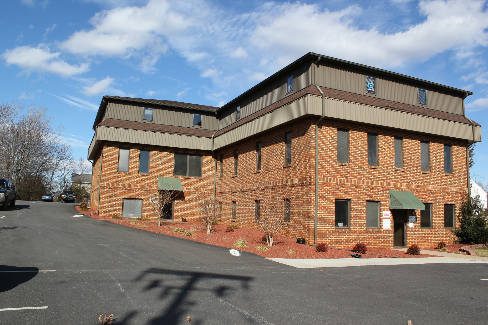 137 Laxton Rd, Lynchburg, VA for lease Primary Photo- Image 1 of 3