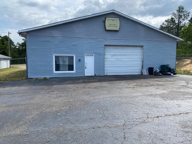 5063 NC Highway 211, West End, NC for sale Primary Photo- Image 1 of 1