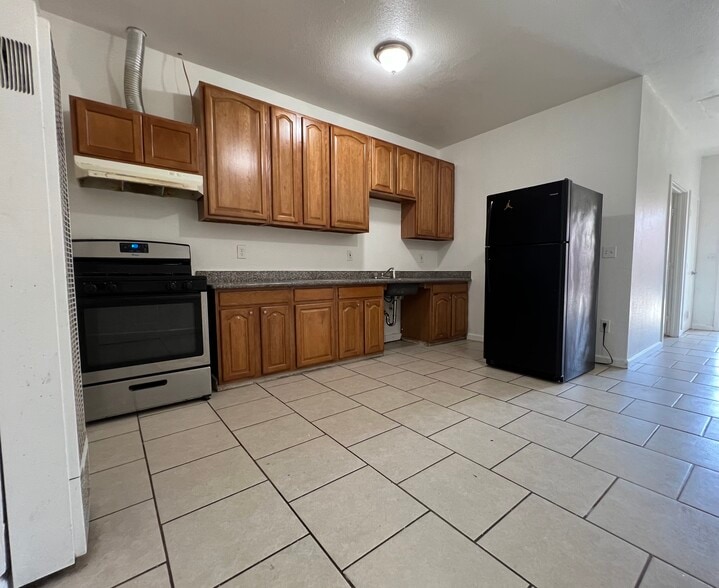 2324-2332 International Blvd, Oakland, CA for sale - Building Photo - Image 3 of 5