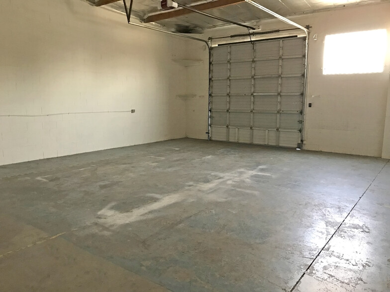 20600-20630 Lassen St, Chatsworth, CA for lease - Building Photo - Image 3 of 5