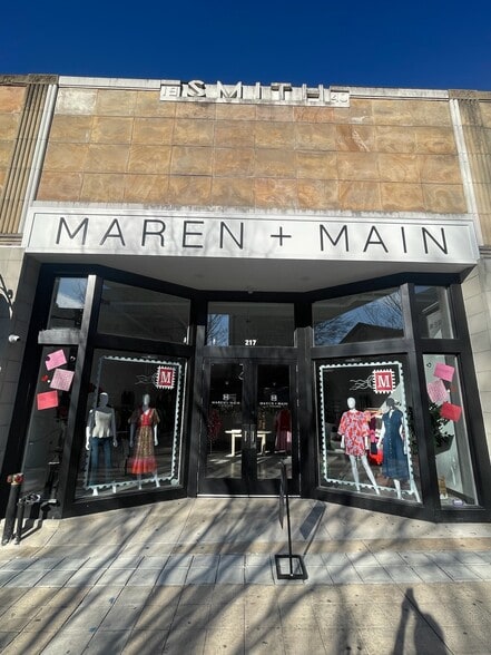 217-219 N Main St, Greenville, SC for lease - Building Photo - Image 1 of 7