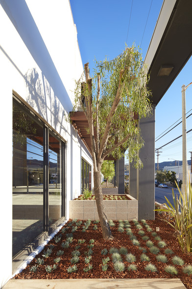 2777 N Ontario St, Burbank, CA for lease - Building Photo - Image 3 of 21