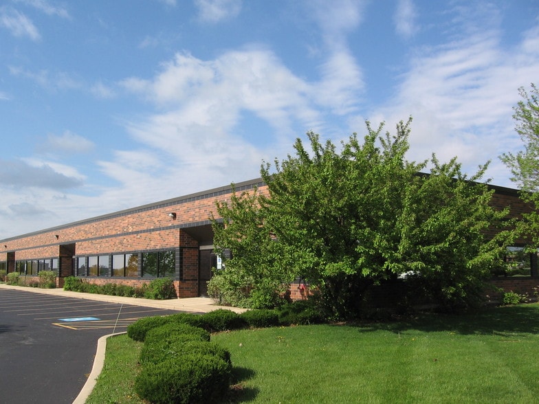 3809 Illinois Ave, St Charles, IL for lease - Building Photo - Image 1 of 5