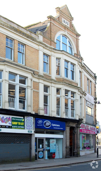 22 Commercial St, Camborne for lease - Primary Photo - Image 1 of 6