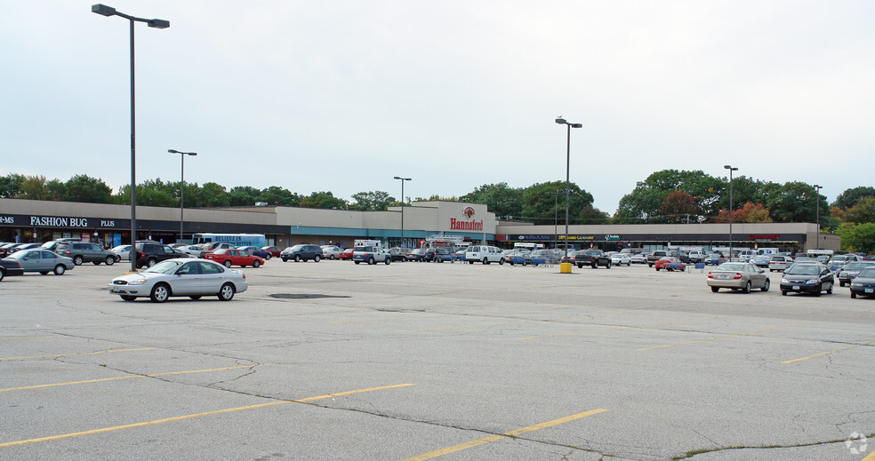 855-903 Hanover St, Manchester, NH for lease - Building Photo - Image 1 of 8