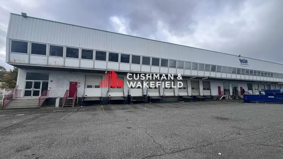 Industrial in Toulouse for lease Building Photo- Image 1 of 6