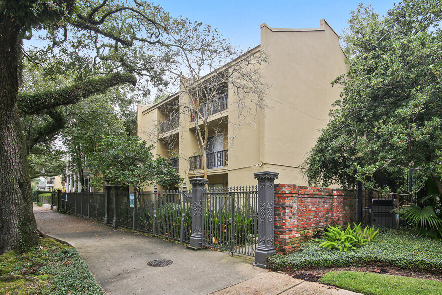 2255 Saint Charles Ave, New Orleans, LA for sale - Building Photo - Image 1 of 1