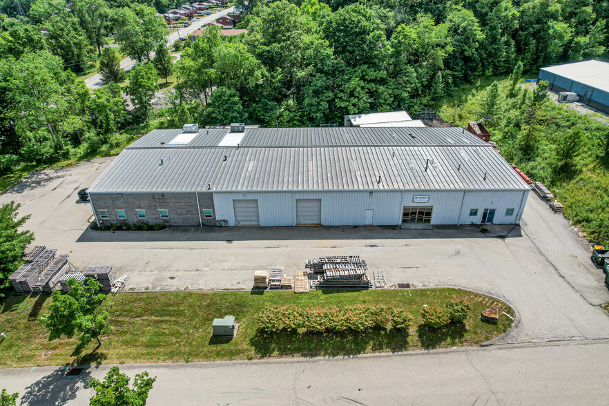 11075 Parker Dr, Irwin, PA for lease - Building Photo - Image 1 of 35