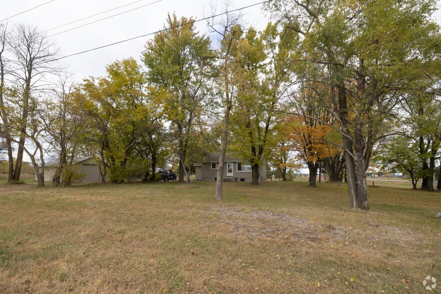 1347 Sims Rd NE, East Bethel, MN for sale - Primary Photo - Image 1 of 3