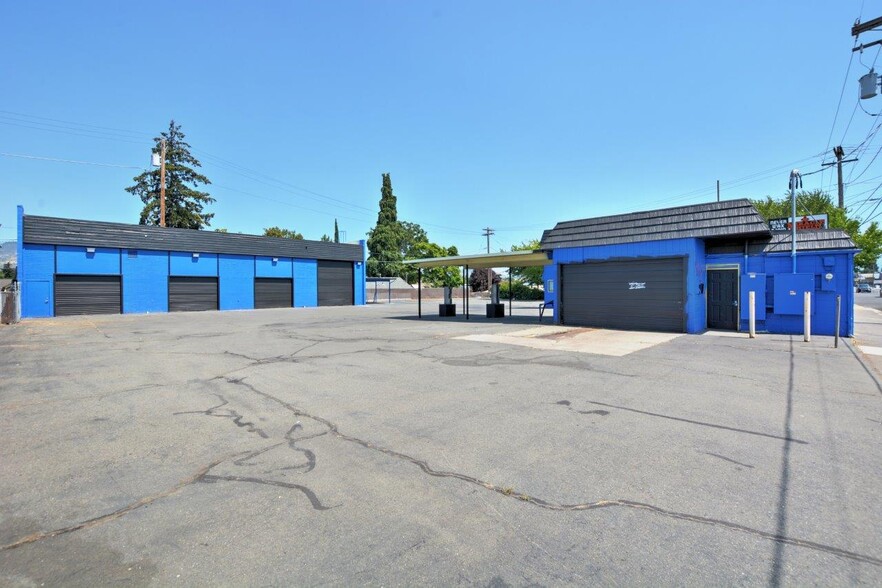 617 S Riverside Ave, Medford, OR for lease - Building Photo - Image 2 of 24