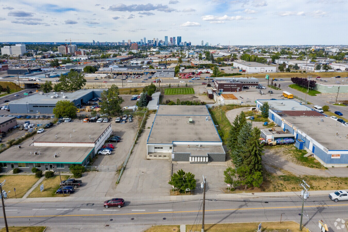 6912 Farrell Rd SE, Calgary, AB T2H 0S8