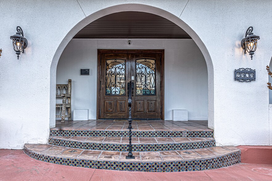 2505 Washington Ave, Waco, TX for lease - Building Photo - Image 1 of 20