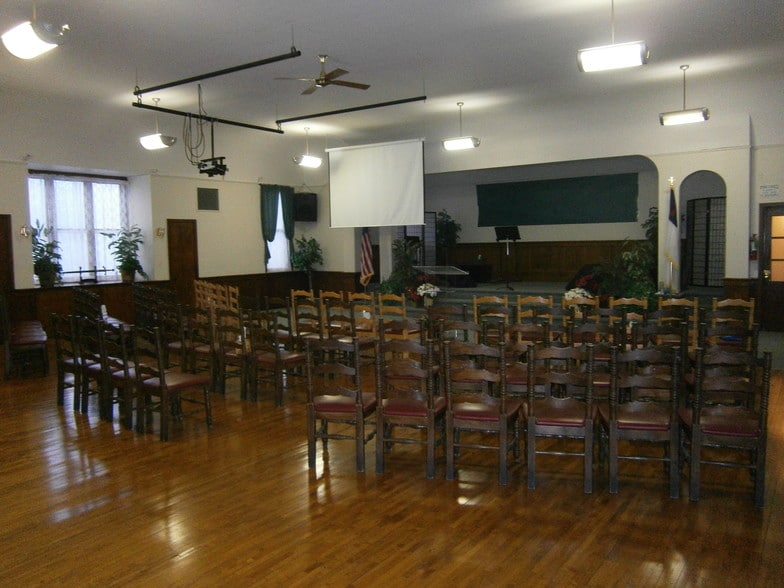 800 N Superior St, Appleton, WI for lease - Interior Photo - Image 2 of 3