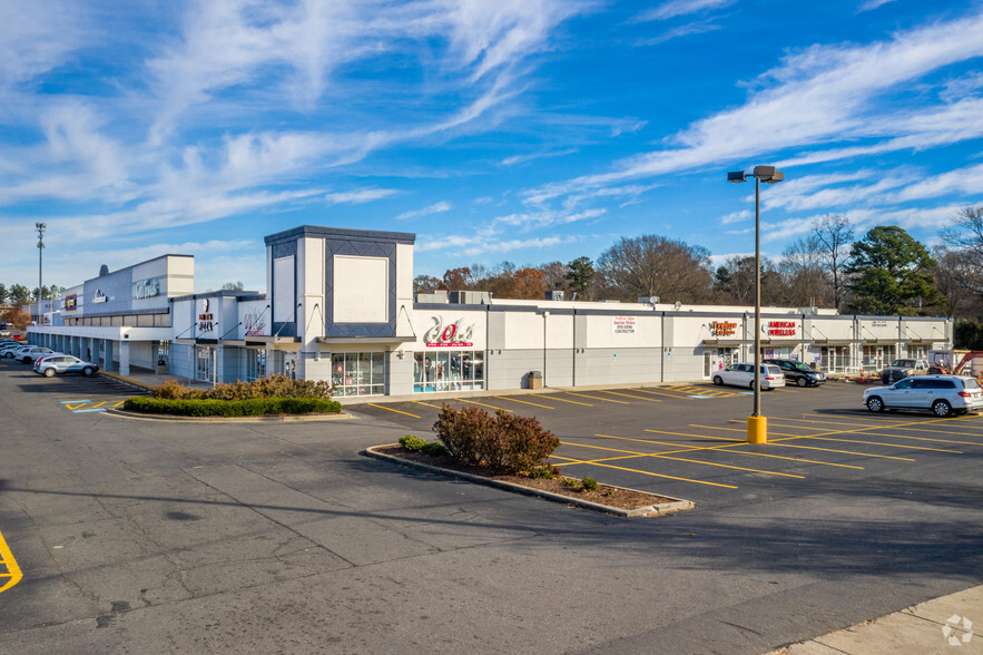 5801-6025 South Blvd, Charlotte, NC for lease - Building Photo - Image 3 of 11