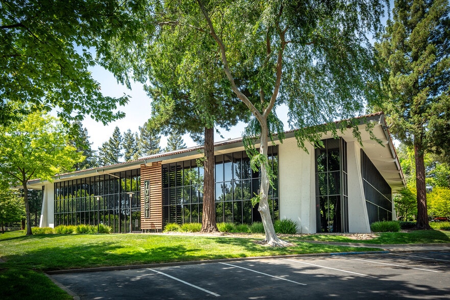 10961 Sun Center Dr, Rancho Cordova, CA for lease - Building Photo - Image 1 of 12