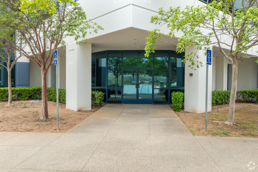 10926 Woodside Ave N, Santee, CA for lease - Building Photo - Image 3 of 5