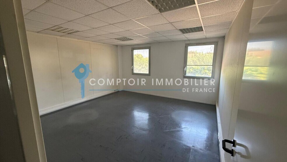Flex in Avignon for sale - Building Photo - Image 3 of 5