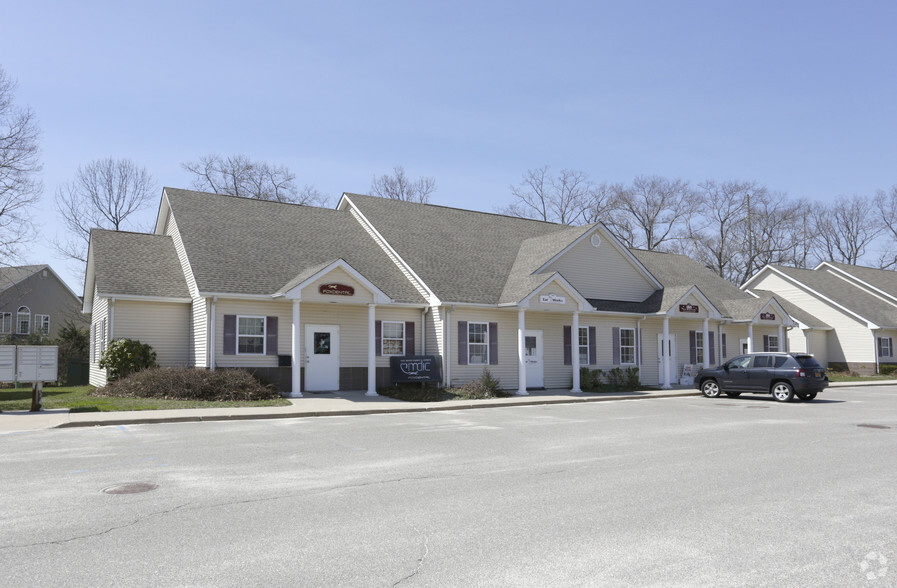 5954 Route 25A, Wading River, NY for lease - Primary Photo - Image 1 of 3