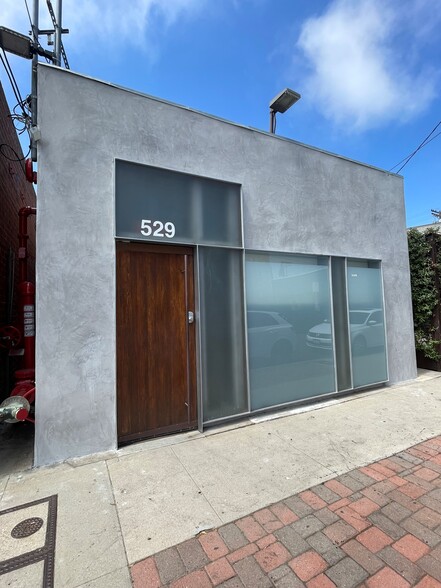 529 Victoria Ave, Venice, CA for lease - Building Photo - Image 1 of 7