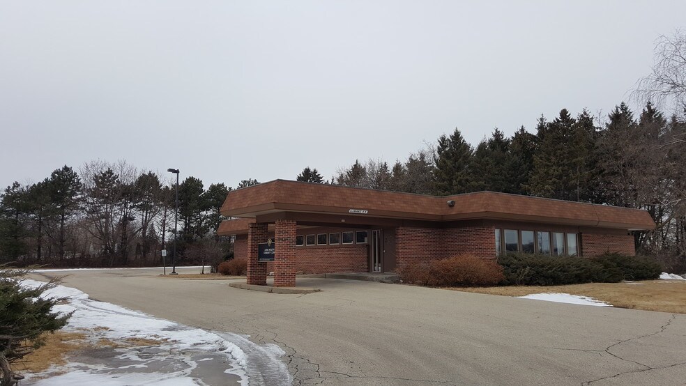 510 Doctors Ct, Oshkosh, WI for sale - Building Photo - Image 1 of 1
