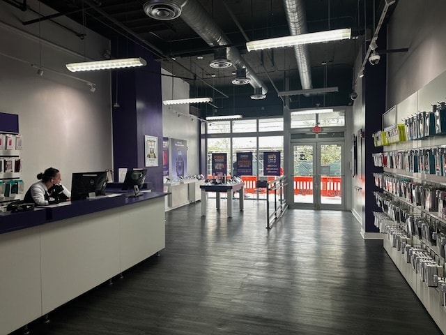10 NE 1st Ave, Miami, FL for lease - Interior Photo - Image 2 of 20