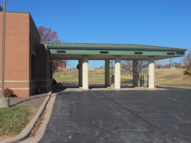 4039 S Kansas Expy, Springfield, MO for sale - Building Photo - Image 3 of 11
