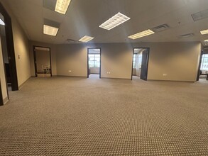 2080 E Flamingo Rd, Las Vegas, NV for lease Interior Photo- Image 2 of 11