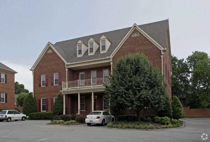 113 Hazel Path, Hendersonville, TN for lease - Building Photo - Image 3 of 4